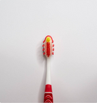 BROSSE À DENTS EXTRA CLEAN - SOIES MOYENNES (ROUGE-BLANC) CHOGAN