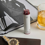 Étui Olfazeta 15 ml Modern taupe en situation sur bureau